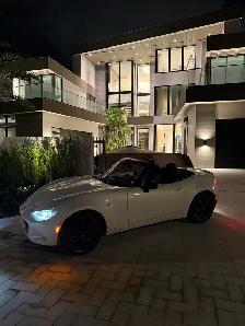 MIATA MX-5 LIKE NEW CARPLAY, 6-SPEED - Photo 8