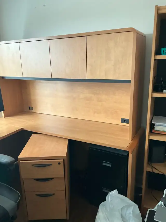 Bureau de travail complet et étagère coordonnée comme neuf - Photo 4