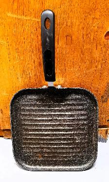 10'' Square Iron Grill Pan With Handle - Photo 2