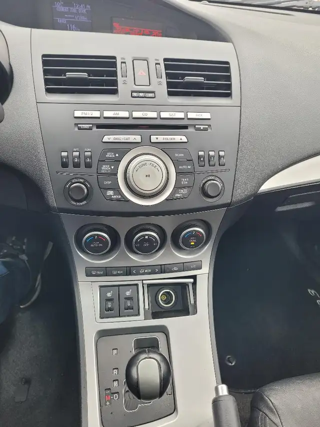 MAZDA 3 GT - Photo 3