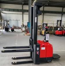 Electric Forklift – 1.5–2 Ton Capacity (Like New)