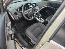 2015 Chev. Cruze  Automatic  Low kms - Photo 4