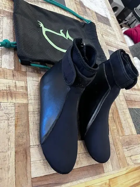 WetsuitBooties/ChaussonPlongee FEM(XS)-DragonSkinAchillesHeels