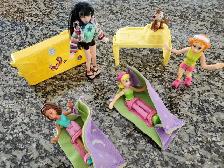 4POUPÉES POLLY POCKET 5'HAU, 2 LITS CAMPING 4 ACCESSOIRES $15.00