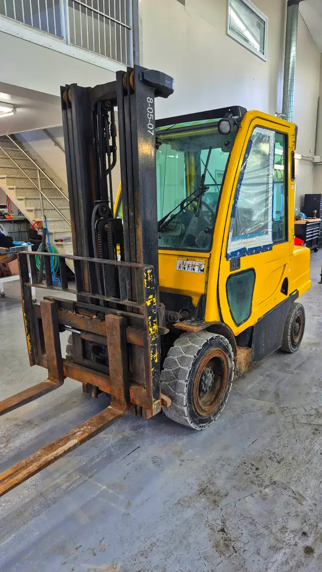 Hyster H70FT Diesel Forklift (7,000 lbs)
