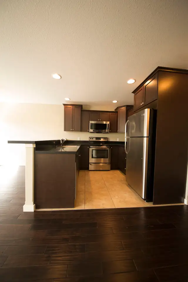 Breahill Townhouse with Garage - Available May 15th! - Photo 4