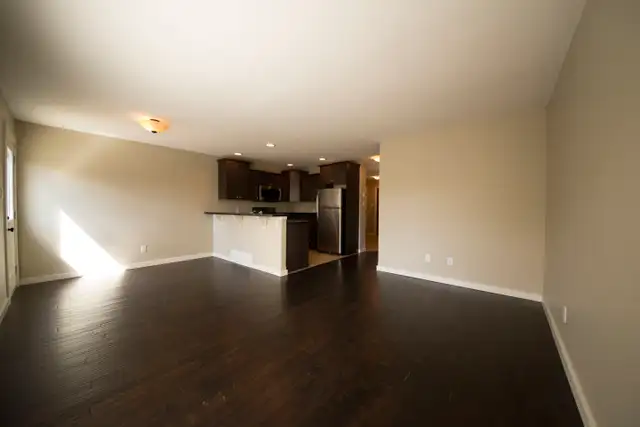 Breahill Townhouse with Garage - Available May 15th! - Photo 5
