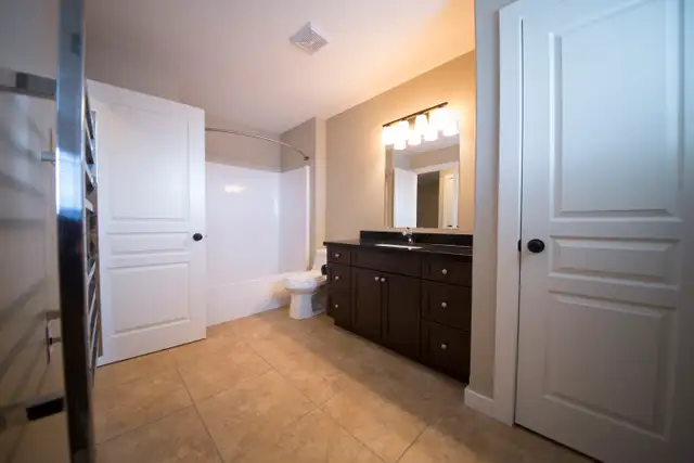Breahill Townhouse with Garage - Available May 15th! - Photo 9