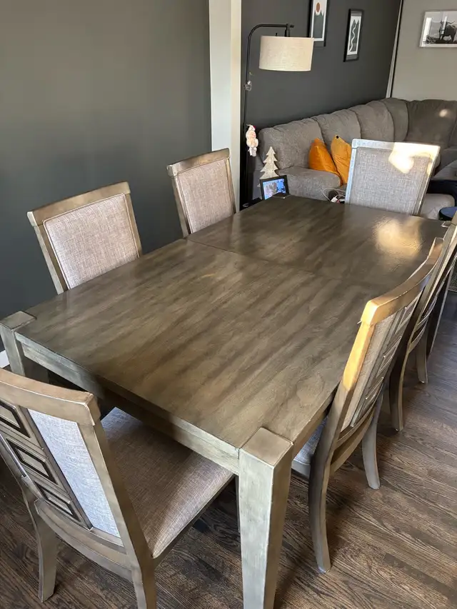 solid wood table with 6 chairs and extension leaf