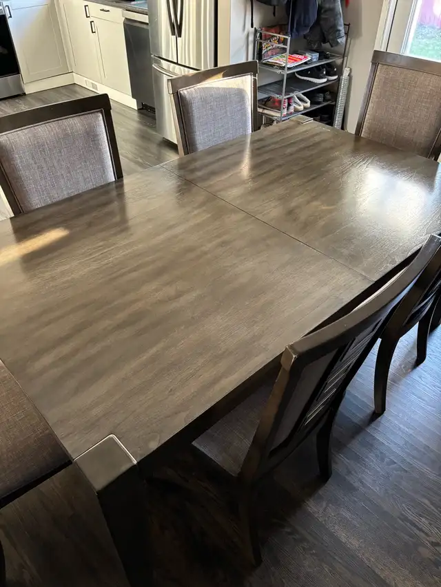solid wood table with 6 chairs and extension leaf - Photo 3