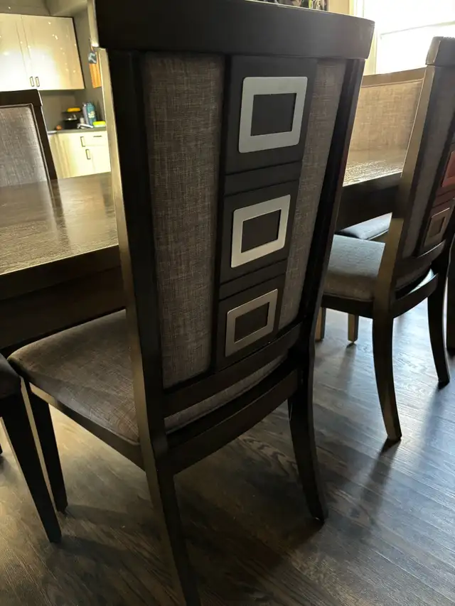 solid wood table with 6 chairs and extension leaf - Photo 4
