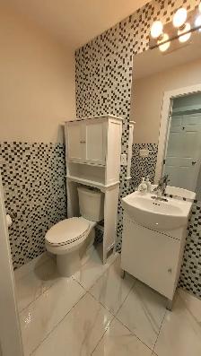 Private Room/Private Washroom – Female Only | Fleetwood Centre - Photo 4