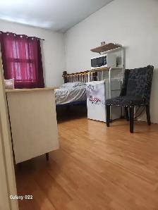 Bedroom for Rent @ Warden and Sheppard Ave - Photo 2
