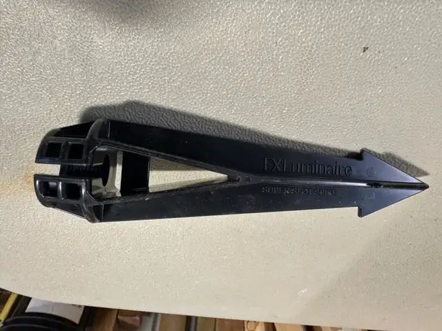 Landscape Lighting Fixture Ground Stakes - Photo 5