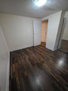 2 bedroom walk in basement near sqaure one mississauga - Photo 7