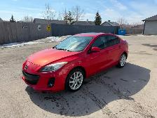 2012 Mazda3 GT One owner, Manual, Low km