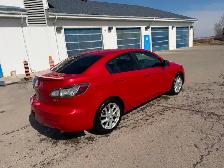2012 Mazda3 GT One owner, Manual, Low km - Photo 6