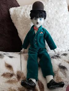 CHARLIE CHAPLIN EN PORCELAINE  WOW!