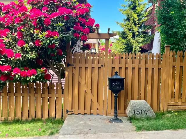 $2,100 1BR Garden Suite, Laundry, Patio, Parking, Dogs ok - Photo 3