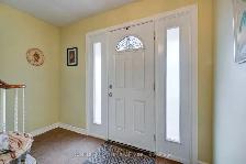 Bright & Spacious Room for Rent – Applewood Heights, Mississauga