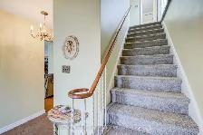 Bright & Spacious Room for Rent – Applewood Heights, Mississauga - Photo 3