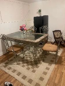 Private room fully furnished (BASEMENT GIRL ONLY) Malton  $600 - Photo 2