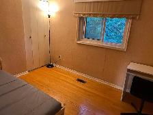 Bright & Spacious Room for Rent – Applewood Heights, Mississauga