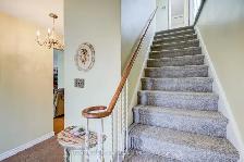 Bright & Spacious Room for Rent – Applewood Heights, Mississauga - Photo 4