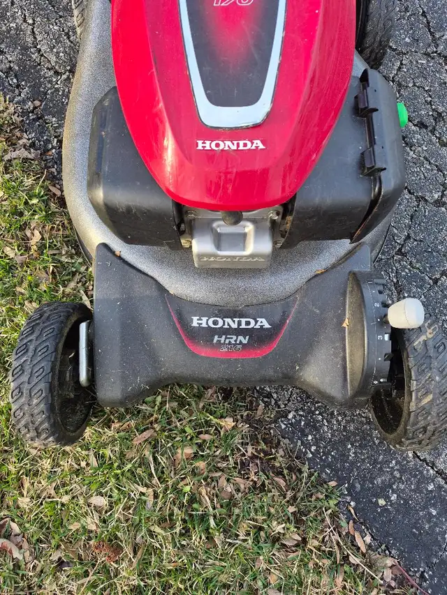 Honda gas lawn mower - self propelled