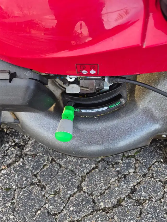 Honda gas lawn mower - self propelled - Photo 2