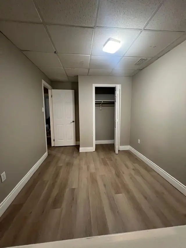 1 bedroom Apartment For rent In Burlington - Photo 2