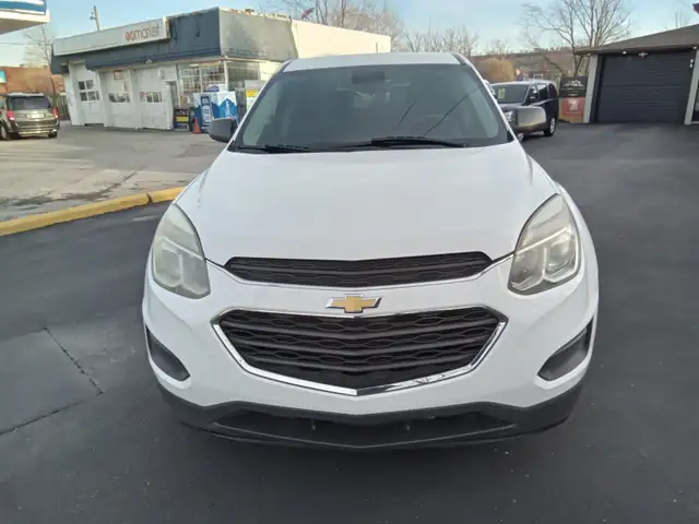 2017 Chevrolet Equinox - Photo 2