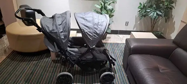 poussette double pour enfants