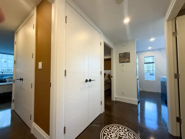 Luxury Fully Renovated Corner Unit with Huge Private Deck & View - Photo 3