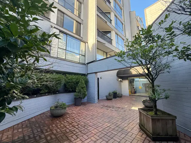 Luxury Fully Renovated Corner Unit with Huge Private Deck & View - Photo 16