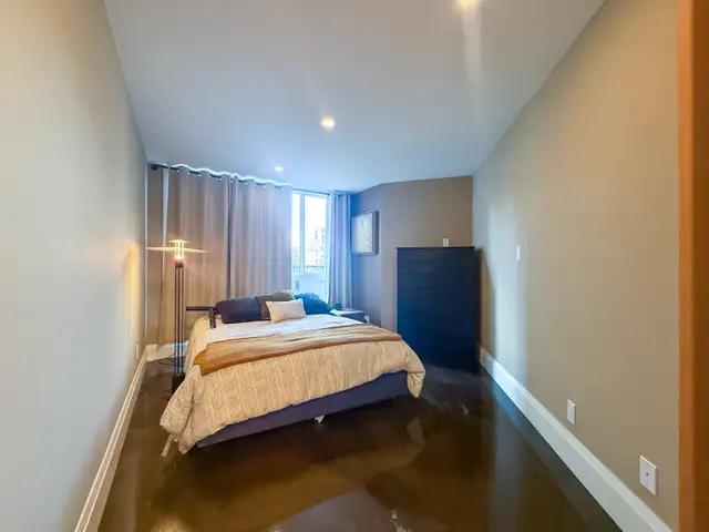 Luxury Fully Renovated Corner Unit with Huge Private Deck & View - Photo 26