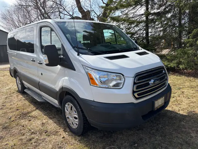 2015 ford transit 8 passenger