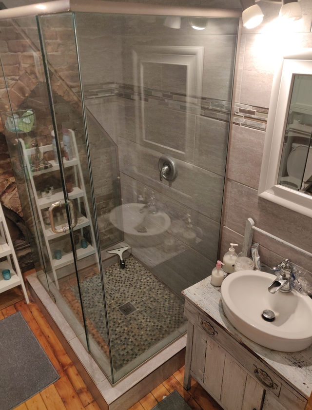 1 Bedroom & 2 Bedroom Apartments ALL INCL, Downtown, KGH, Queens - Photo 10