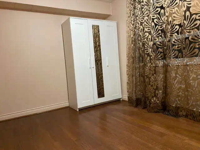 $850-Cozy Room for Rent in Steeles/Bathurst - Photo 2