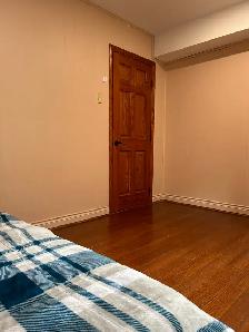 $850-Cozy Room for Rent in Steeles/Bathurst - Photo 4