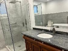 $850-Cozy Room for Rent in Steeles/Bathurst - Photo 5