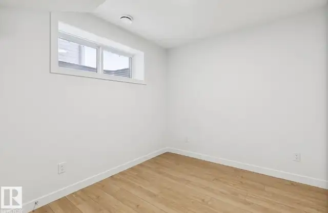 LEGAL 1 BEDROOM BASEMENT FOR RENT! $1200 including utilities - Photo 3