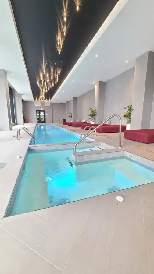 Nouveau condo de luxe 3½ à Brossard, connecté au REM et au DIX30 - Photo 2