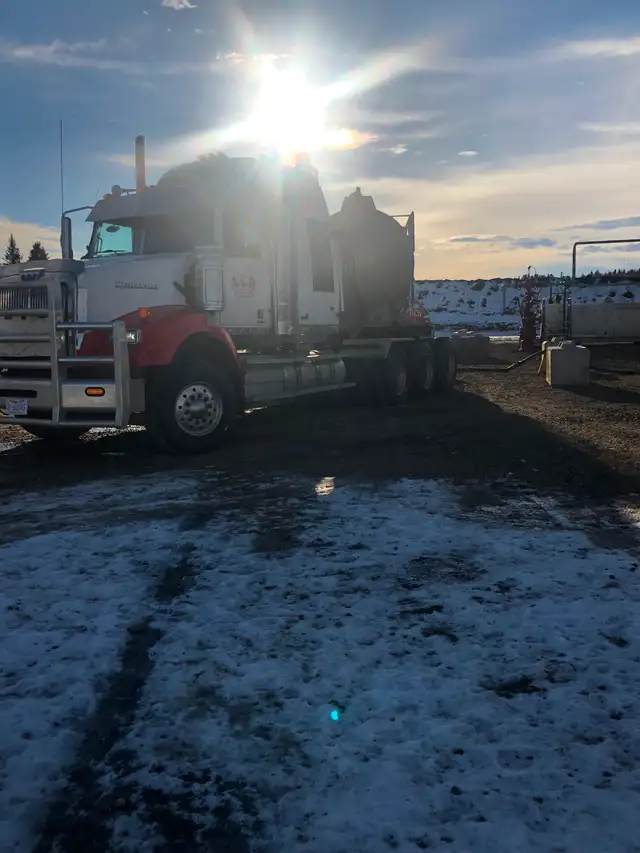 Tank truck driver - Photo 2