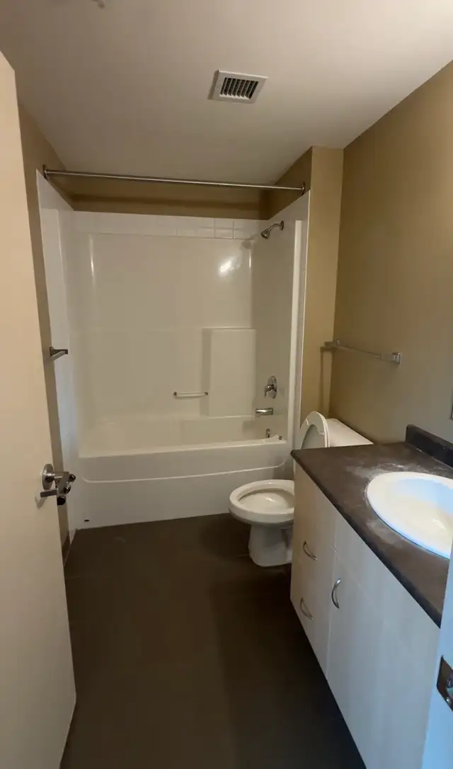 Lease Takeover – Studio