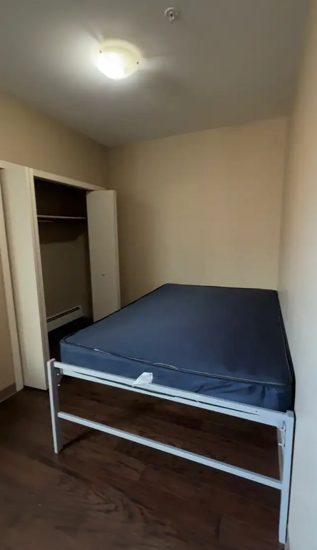 Lease Takeover – Studio - Photo 2