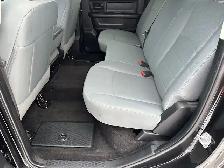 2018 RAM 1500 CREW CAB 4X4 - - SLT - PKG – 6.3 FT BOX  VERY RARE - Photo 5