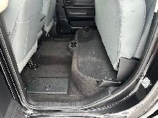 2018 RAM 1500 CREW CAB 4X4 - - SLT - PKG – 6.3 FT BOX  VERY RARE - Photo 6