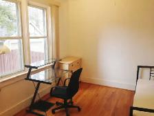 Safe & Desirable Area. Mins from Queen’s Campus. All INCLUSIVE ! - Photo 4