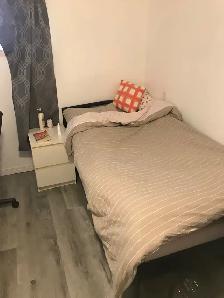 Safe & Desirable Area. Mins from Queen’s Campus. All INCLUSIVE ! - Photo 9